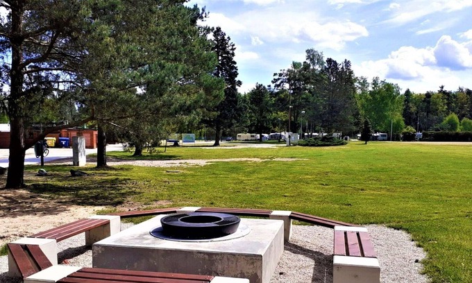 Hradec Kralove Casa | Lovely apartment in villa for 4 people with WIFI, A/C, TV, patio, pets allowed and parking