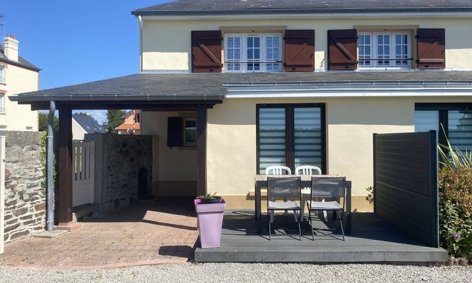 Barneville-Carteret Casa | Hermoso apartamento en villa para 5 personas con WIFI, TV, terraza y vista panorámica