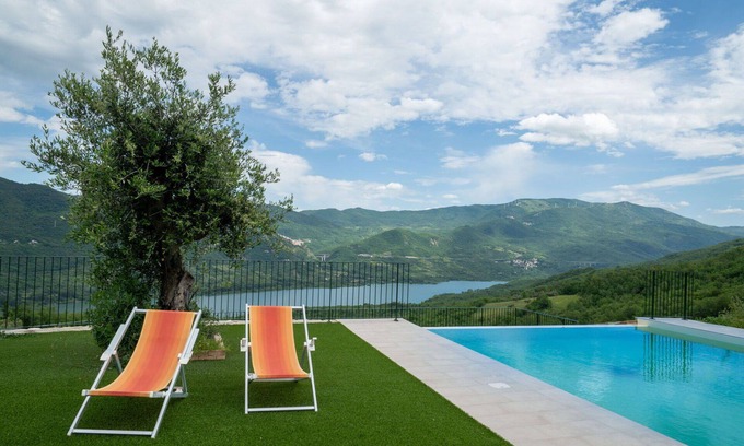 Villa Santa Maria Apartamento | Precioso apartamento con A/C, piscina, WIFI, TV, balcón, mascotas permitida y aparcamiento