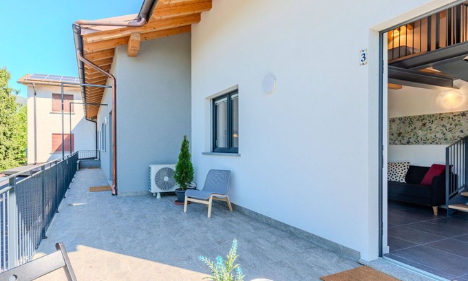 Dervio Apartamento | Bonito apartamento para 4 personas con piscina, A/C, WIFI, TV, patio y vista panorámica