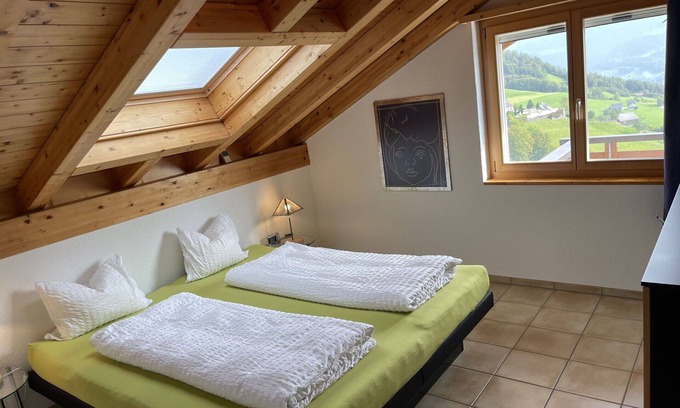Amden Apartamento | Acogedor apartamento para 5 personas con WIFI, TV, terraza, mascotas permitida y vista panorámica