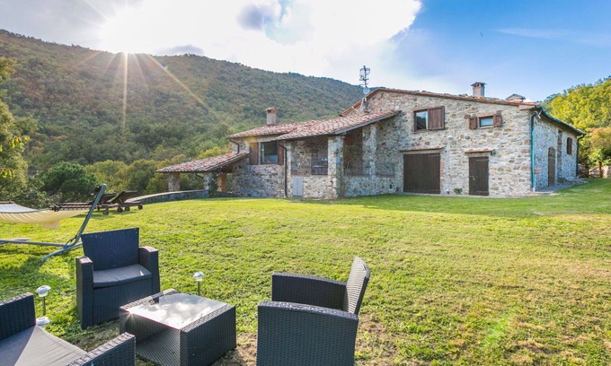 Montieri Apartamento | Precioso apartamento para 5 personas con WIFI, TV, terraza y mascotas permitida