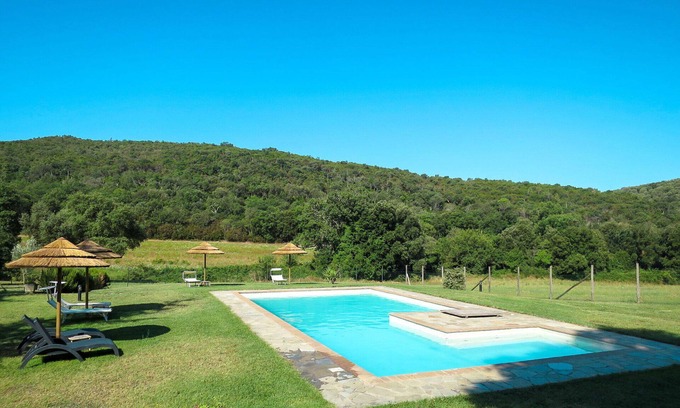 Montorsaio Casa | Precioso apartamento en villa con piscina, WIFI, TV, patio, mascotas permitida y vista panorámica