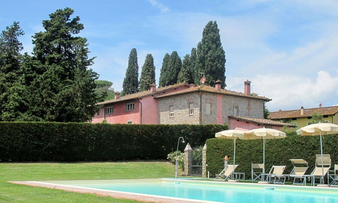 San Michele di Moriano Villa | Hermoso apartamento en villa para 3 personas con WIFI, piscina, TV, terraza y aparcamiento