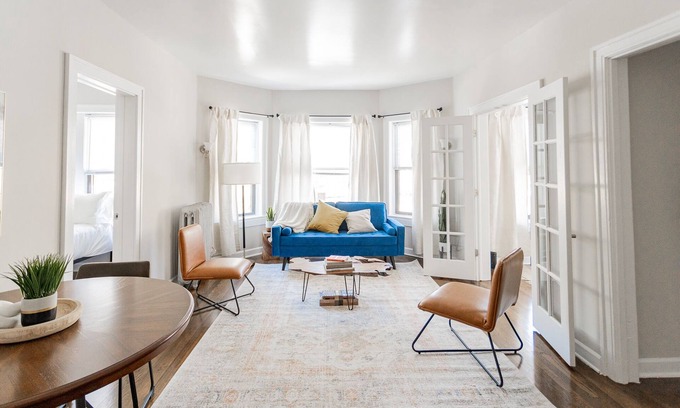 Rogers Park Apartamento | Lovely|Cozy|Homey|2 Bed|1 Bath|