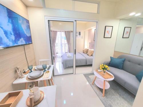 Kapitolyo Apartamento | Lovely, Cozy One Bedroom with Wi-fi Pool in Pasig