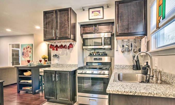 Dearborn Casa | Lovely Dearborn Home w/ Gas Grill & Backyard!