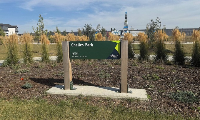 St. Albert Casa | Lovely Executive Home - Long Stays - Garage Parking - Near WEM