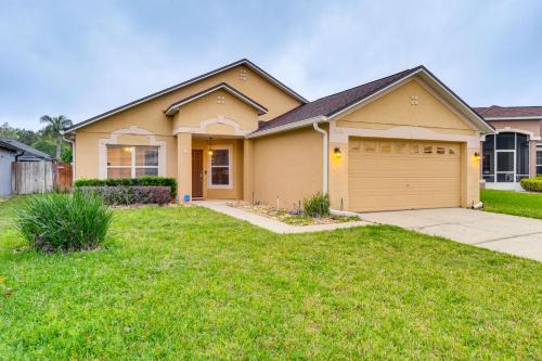 Lake Mary Casa | Lovely Florida Retreat with Lanai 5 Mi to Riverwalk