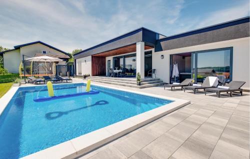 Sveti Ivan Zelina Casa | Lovely Home In Dubovec Bisaski