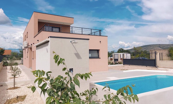 Oklaj Casa | Preciosa casa en Oklaj con sauna