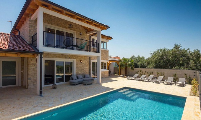 Rosini Casa | Preciosa casa en Porec con sauna