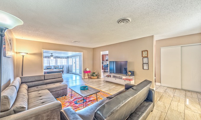 Rancho Oakey Casa | Encantadora casa - cerca de la avenida!