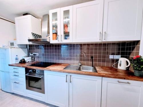 East Walworth Apartamento | Lovely House with garden