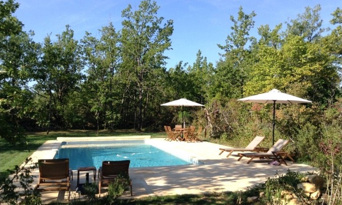 Daglan Casa | Encantadora casa y estudio independiente con piscina privada enclavada en el bosque