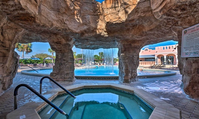 The Villages Casa | Casa de las Aldeas NUEVAS en Country Club Hills-Golf, Piscina