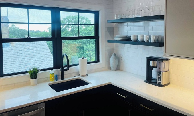 Roxbury Condominio | Lovely, quiet Boston condo with free street parking