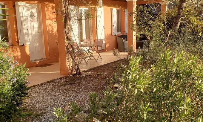 Beaucaire Cabaña | Lovely, quiet gîte in the hills of Provence