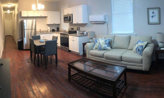 Holy Cross District Apartamento | Lovely Saint Claude Newly Renovated Apartment!