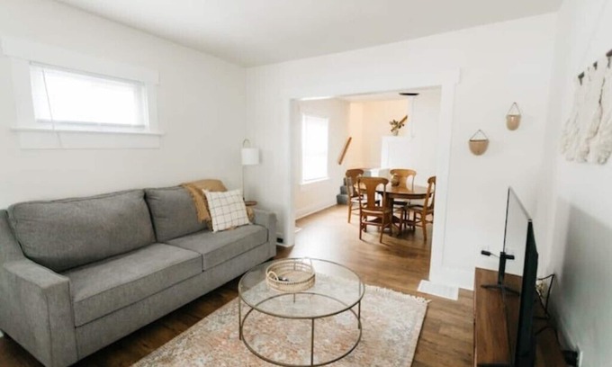 Dayton Casa | Lovely/Spacious 1 Bedroom House - Central Location