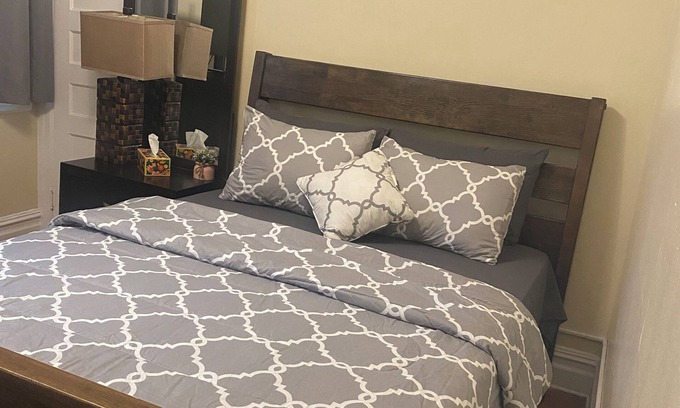 South Side Apartamento | Lovely spacious 2-bedroom apartment with AC in Mount Vernon