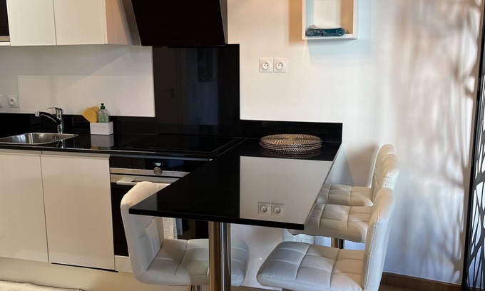 La Garenne-Colombes Apartamento | Lovely studio 5 minutes to Paris-La-Defense
