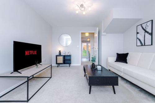 Bury Casa | Lovely three bed home Manchester