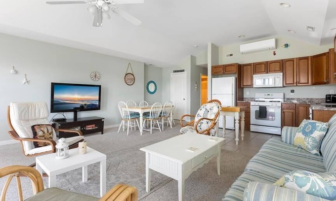 Wildwood Cabaña | Lovely Top Floor Ocean View condo awaits your presence !