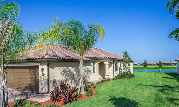 Gran Paradiso Villa | Lovely Water View Villa, capacidad para 6 ~ cerca de las playas: restaurantes, tiendas