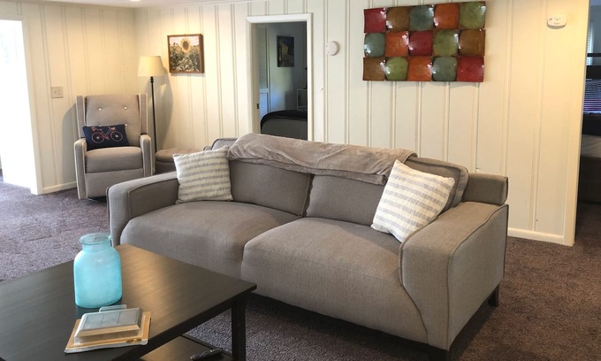 Rochester Casa | Lovely Whole House Right Next to RIT and Near Airport