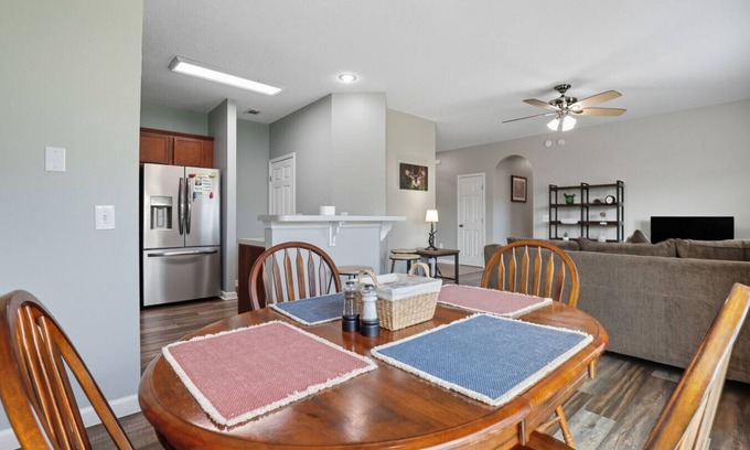 Richmond Hill Casa | Lowcountry Escape near Savannah | Spacious Backyard & Comforts of Home