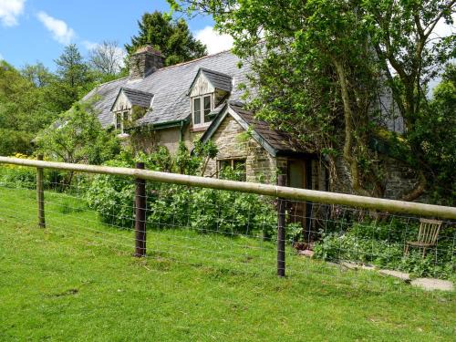 Tirabad Casa | Lower Goytre Farmhouse