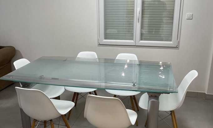 Martigues Villa | Lower villa with 300m2 garden