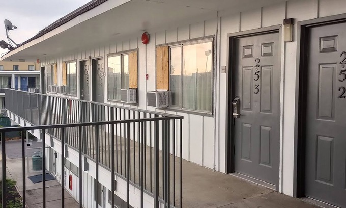 Summit Station Hotel | Loyalty Inn