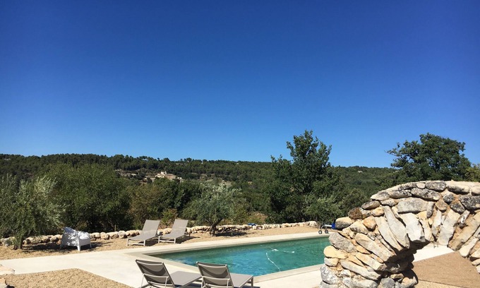 Menerbes Casa | Luberon - Ménerbes - Mas 17 en el jardín de 2 hectáreas, con piscina climatizada y vistas