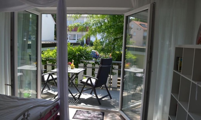 Ludwigsburg Apartamento | Ludwigsburg, ruhige Lage im Grünen, Schlossnähe, blühendes Barock