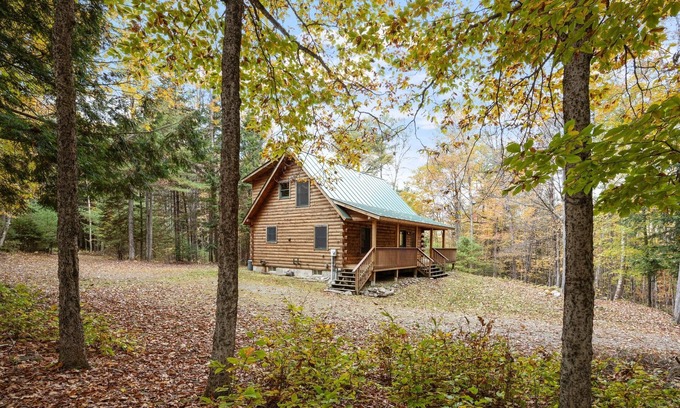 Lisbon Cabina | Luigi's Lodge - Cozy Log Cabin Near Franconia Notch - White Mountains Retreat