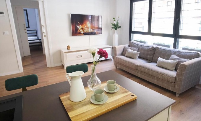 Nou Moles Apartamento | Lujoso Hogar cerca del Casco Antiguo de la ciudad