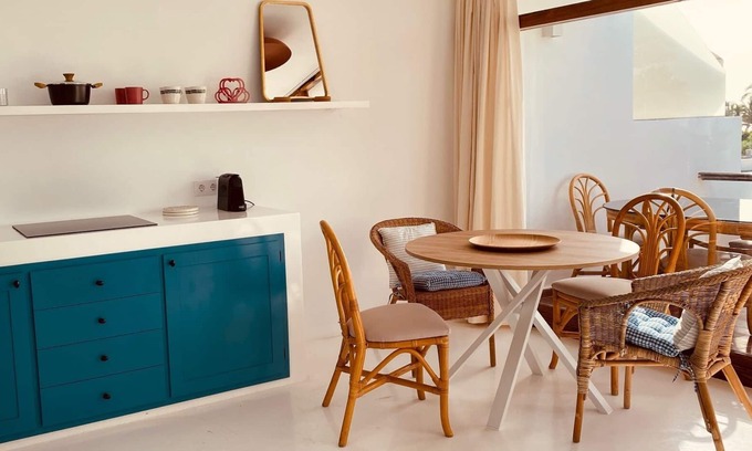 Los Mojones Casa | Luminosa casa junto a Playa Chica con magníficas vistas al mar