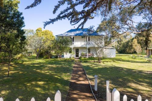 Great Bay Casa | Lumsden Cottage Dolls House