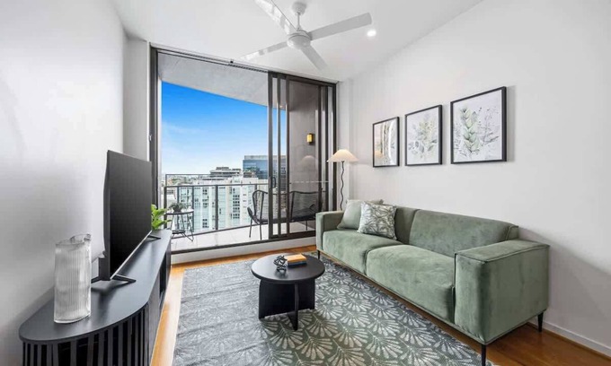 Newstead Apartamento | Lux 17th Floor apt. w/King Beds, Gym & Parking