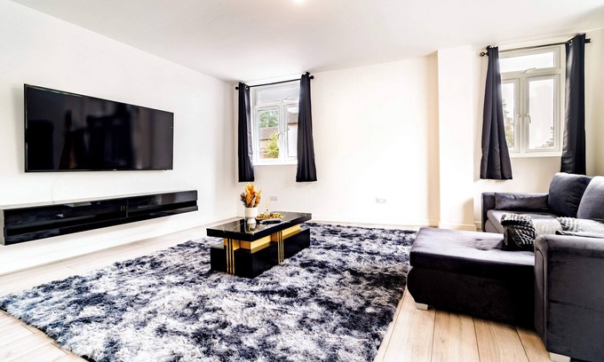 Luton Apartamento | LUX 2BDR Flat By Luton Station/Airport/City Centre - 30min to Kings X St Pancras