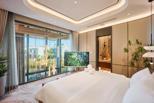Dien Ban Hotel | Lux Annam Regal Retreat