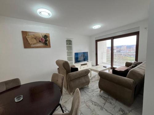 Kragujevac Apartamento | Lux Apartment Rose Avenue 75m2