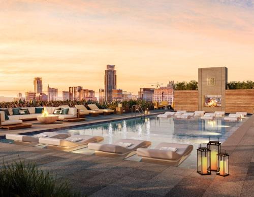 Rainey Street Historic District Casa | Lux Modern Condo with Gorgeous Ladybird Lake and DT Views