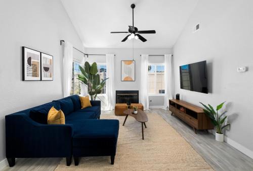 North Valley Casa | Lux Modern, Pet Friendly, Pool, Hot Tub, Tennis