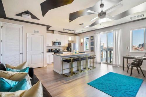 Downtown Baltimore Apartamento | Lux Penthouse Skyline, Views Gym , Free Parking & Wifi