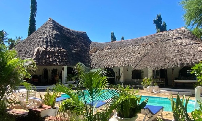 Mtwapa Villa | Lux Suites Villa Rosa Mtwapa