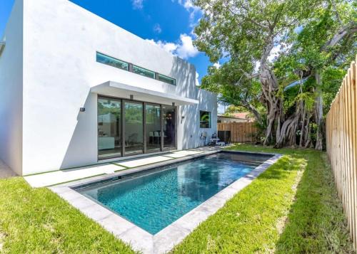 Buena Vista Casa | Lux Villa with Pool, Wynwood House by RoveTravel