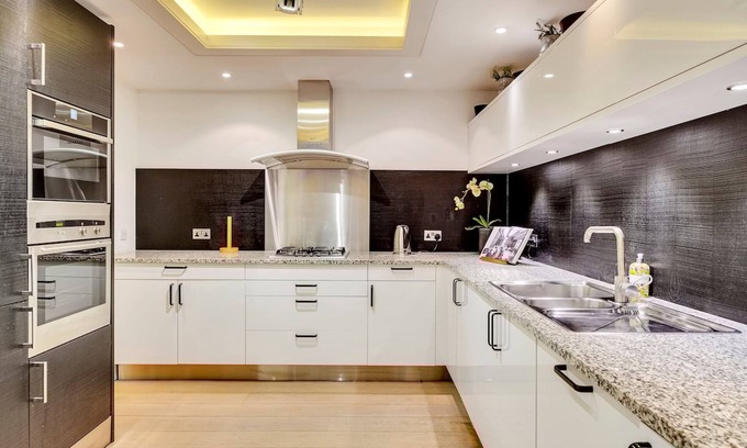 Brompton & Hans Town Casa | Luxe 4-bed Mews Home - 10 min to Harrods
